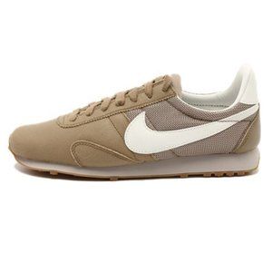 Nike Women's Pre Montreal Racer Run Sneakers Shoes sz 8.5